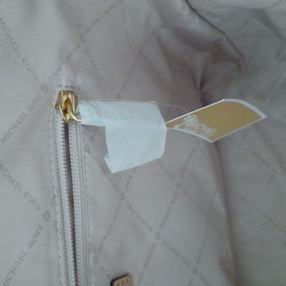 Michael Kors Jet Set travel MD carryall tote - Picture 11 of 13